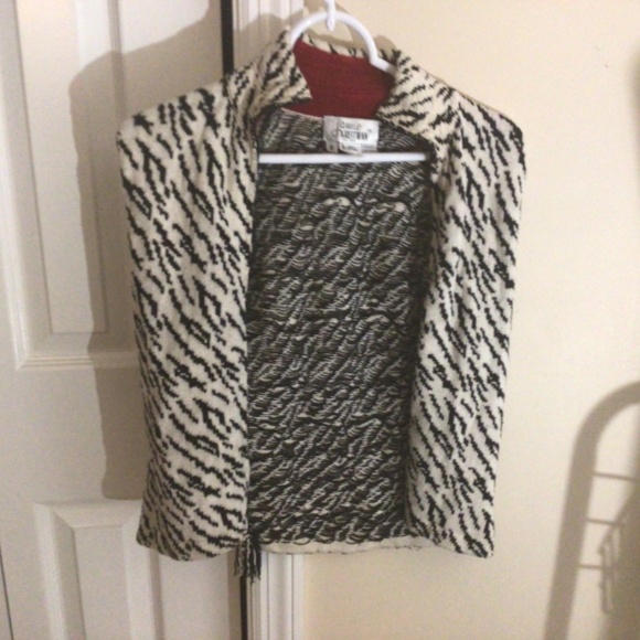 Vest - Picture 2 of 2